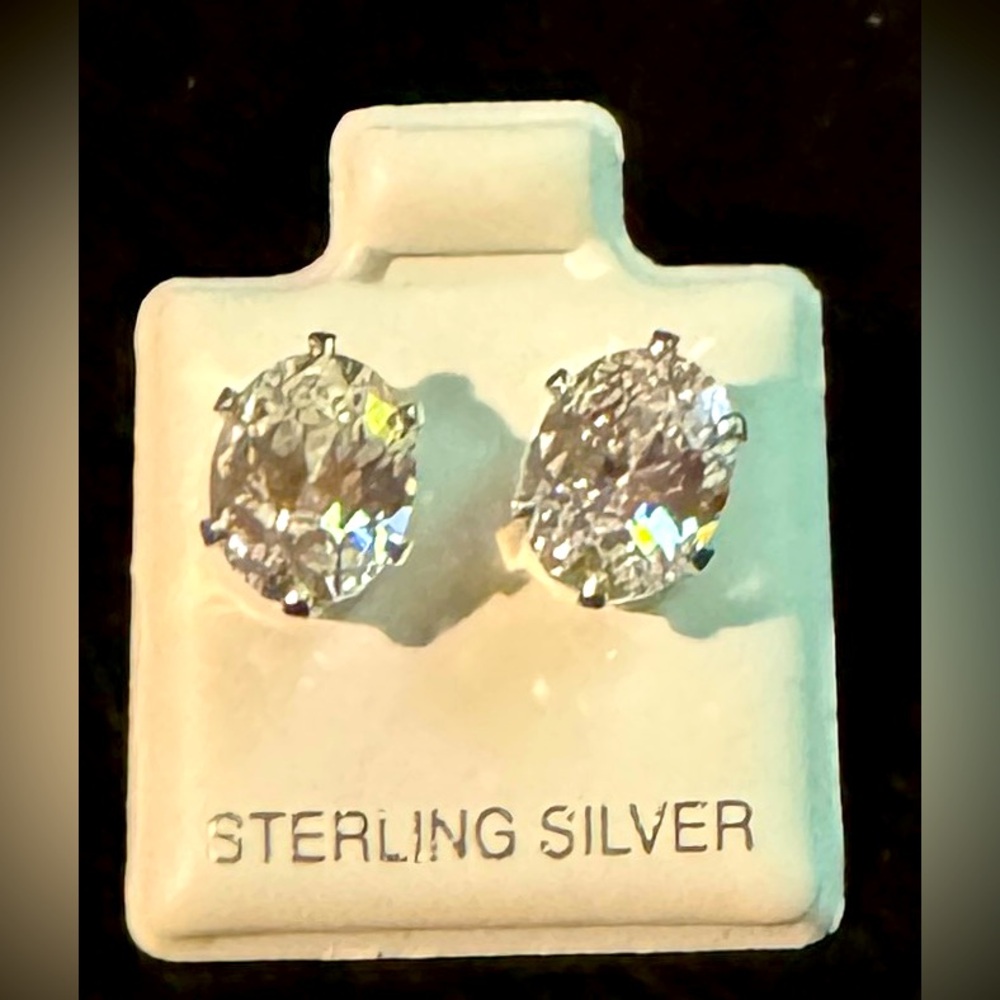 💎 NWOT! Sterling Silver Rhinestone Oval Stud Earrings